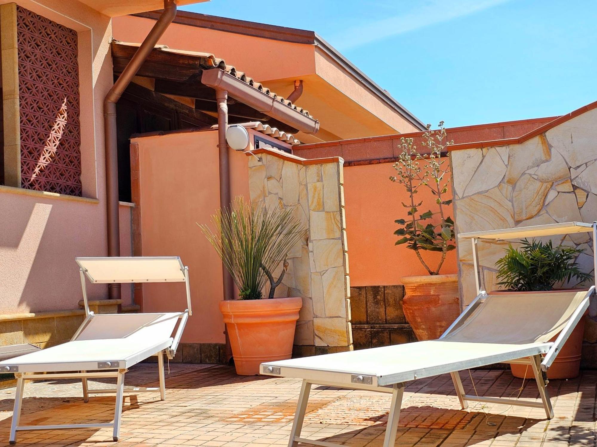 Costa Mediterranea Holiday Homes Кампофеличе-ди-Роччелла Экстерьер фото