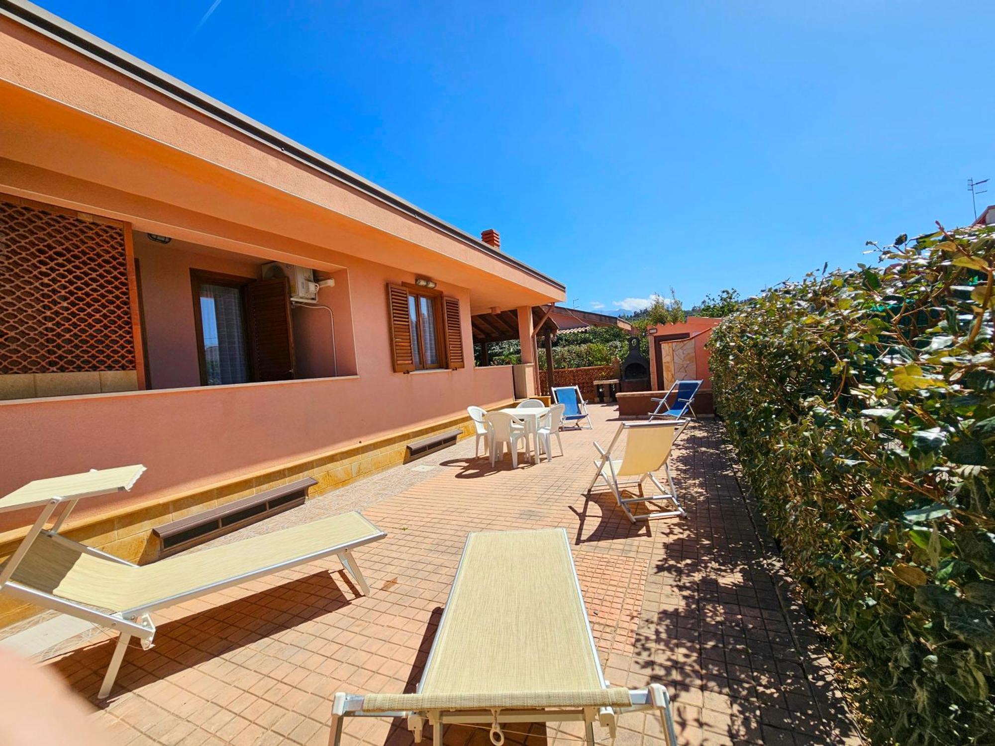 Costa Mediterranea Holiday Homes Кампофеличе-ди-Роччелла Экстерьер фото