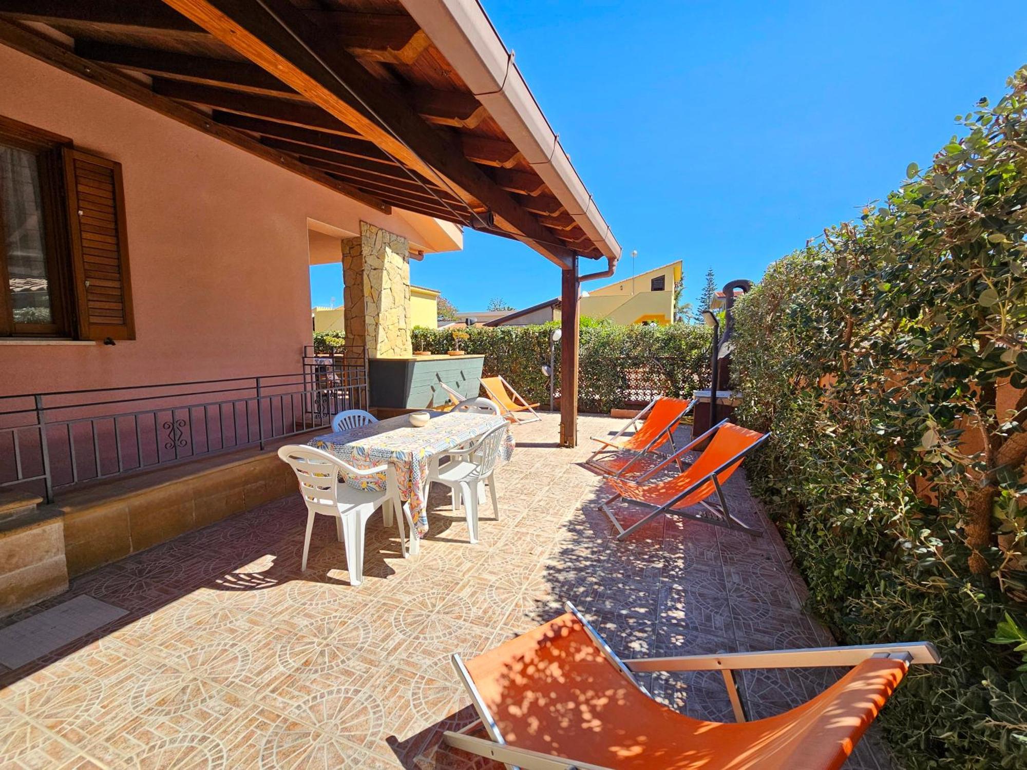 Costa Mediterranea Holiday Homes Кампофеличе-ди-Роччелла Экстерьер фото