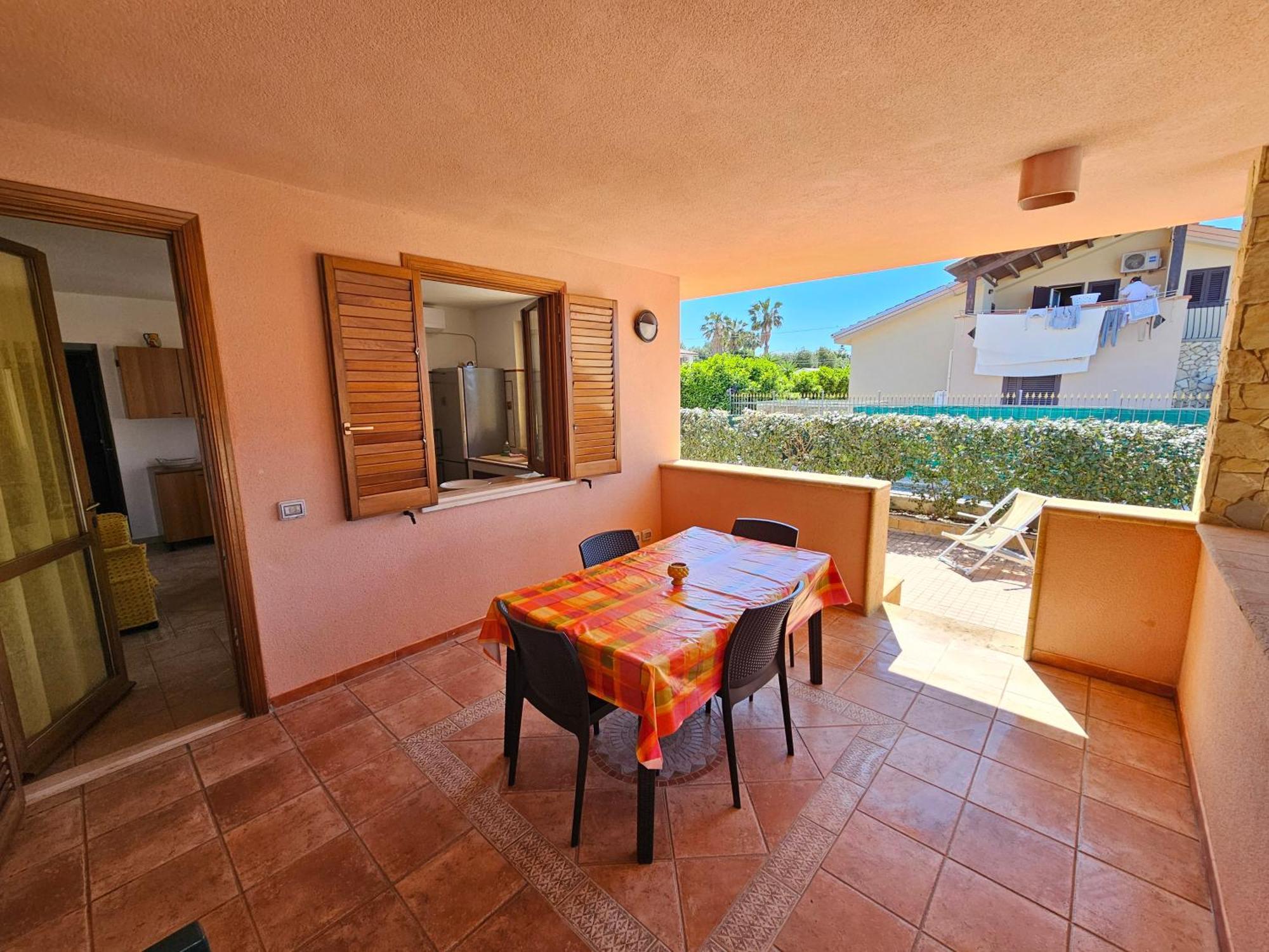 Costa Mediterranea Holiday Homes Кампофеличе-ди-Роччелла Экстерьер фото