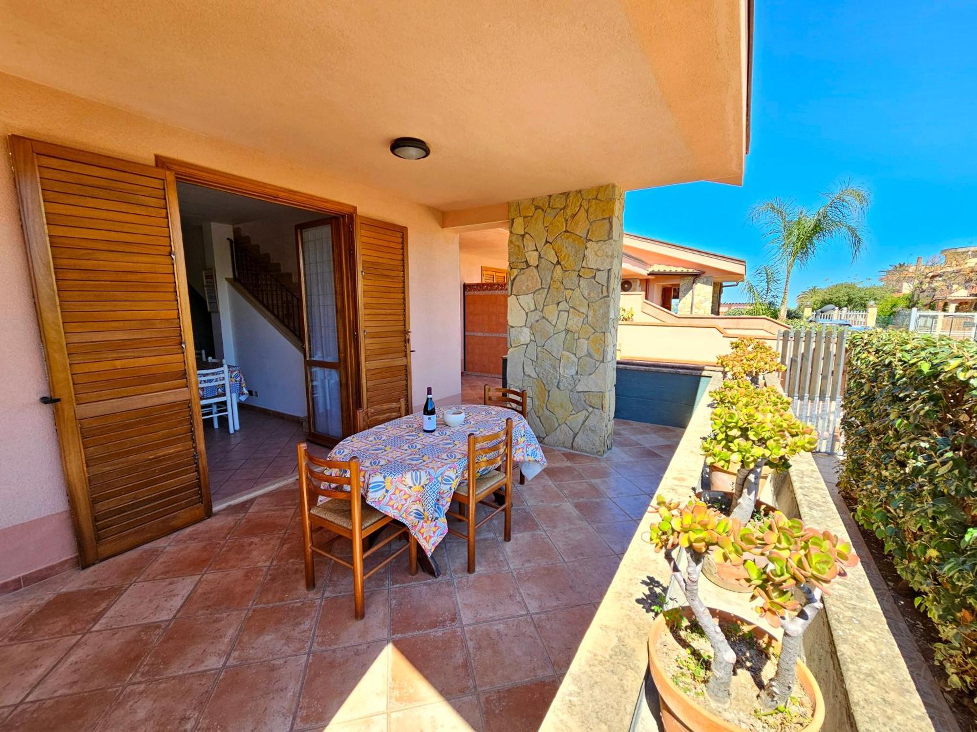 Costa Mediterranea Holiday Homes Кампофеличе-ди-Роччелла Экстерьер фото