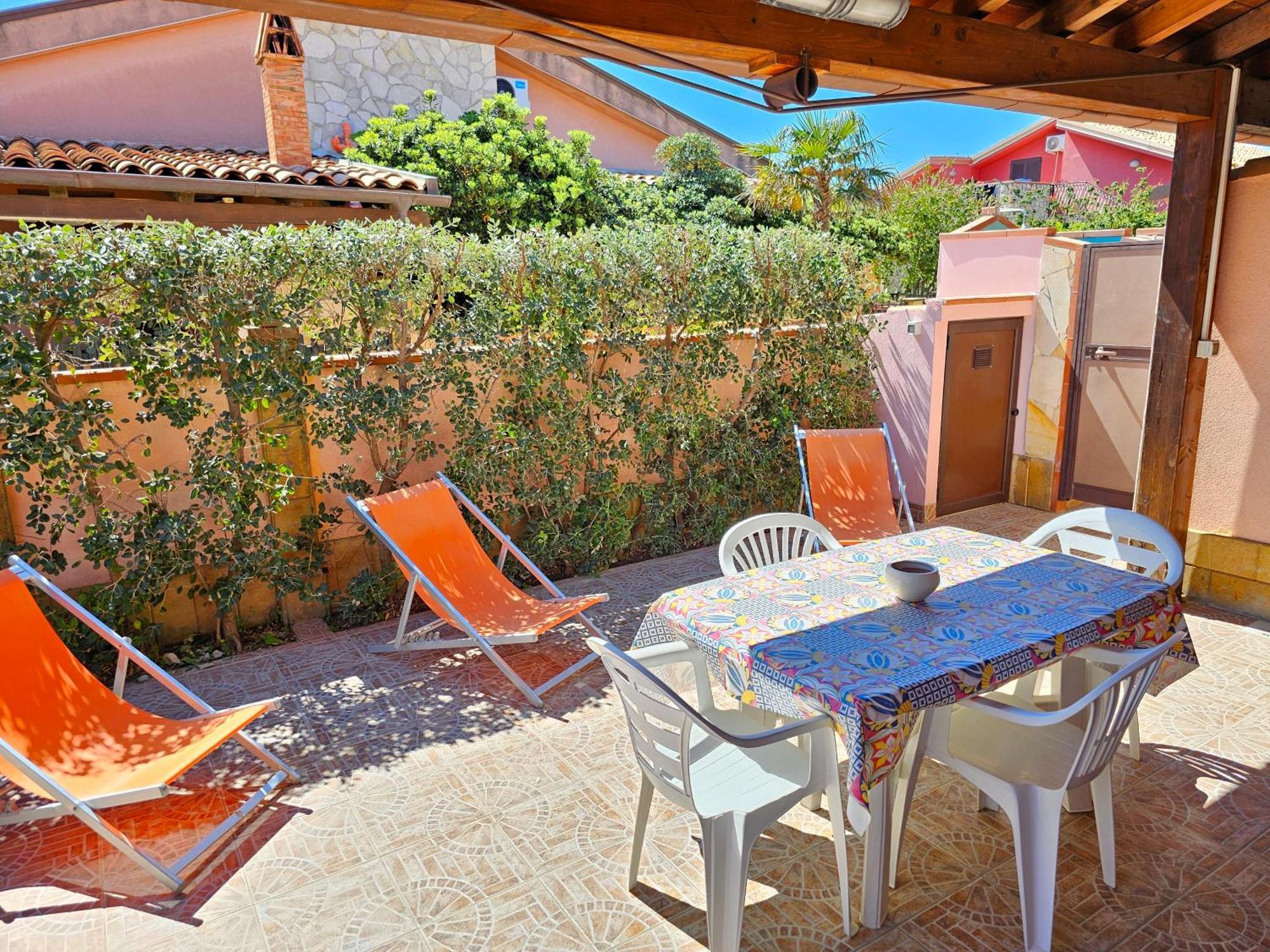 Costa Mediterranea Holiday Homes Кампофеличе-ди-Роччелла Номер фото