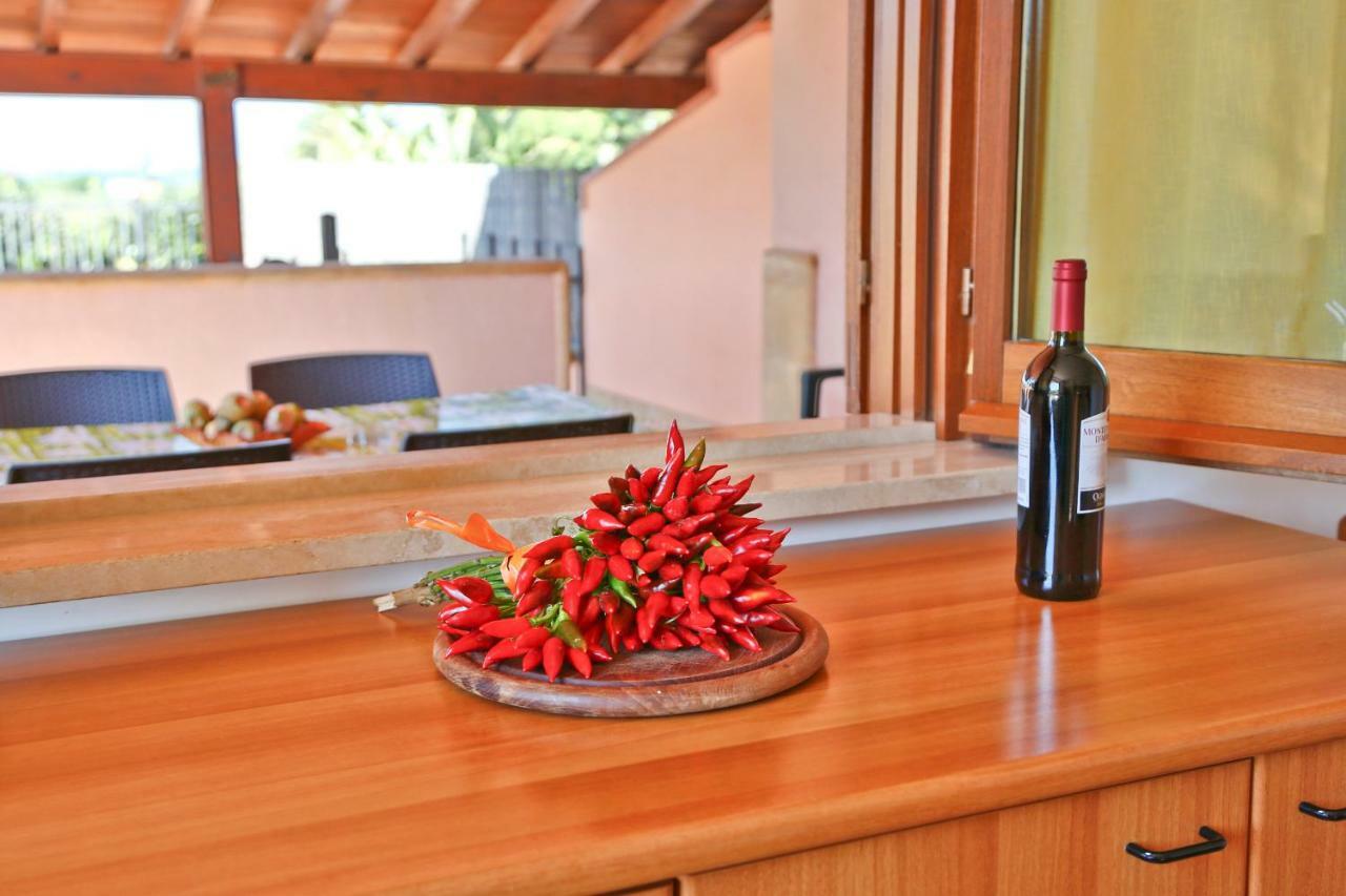 Costa Mediterranea Holiday Homes Кампофеличе-ди-Роччелла Экстерьер фото