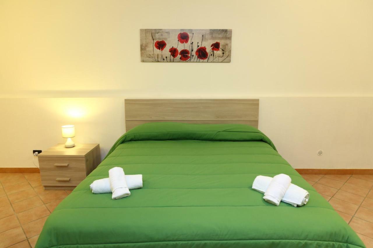 Costa Mediterranea Holiday Homes Кампофеличе-ди-Роччелла Экстерьер фото