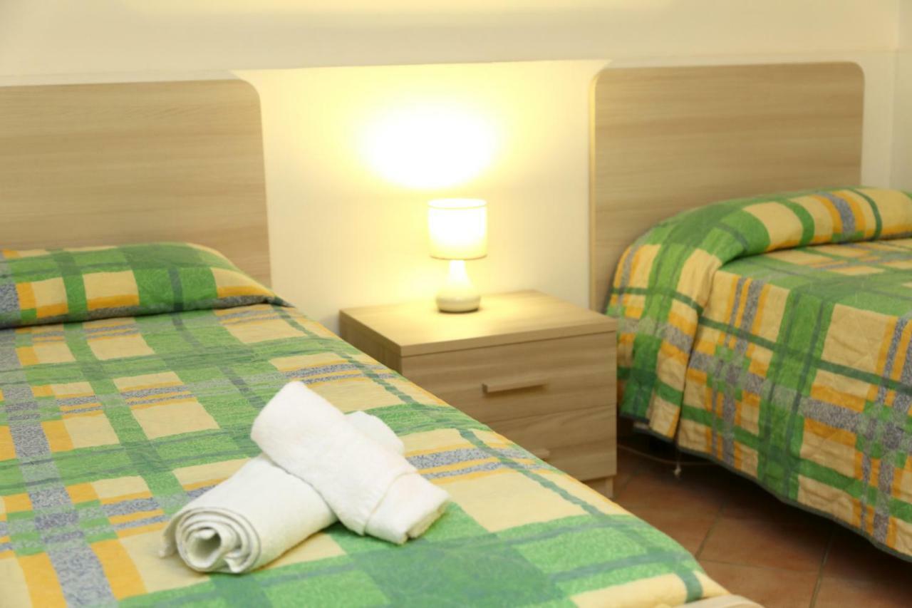 Costa Mediterranea Holiday Homes Кампофеличе-ди-Роччелла Экстерьер фото