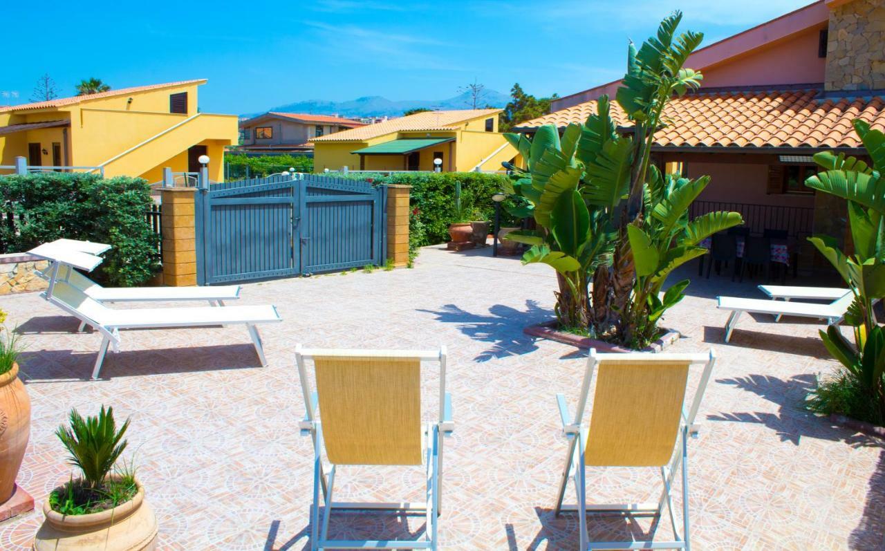 Costa Mediterranea Holiday Homes Кампофеличе-ди-Роччелла Экстерьер фото